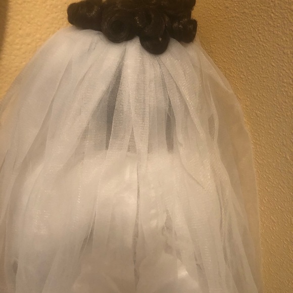Wedding Doll - Picture 7 of 12